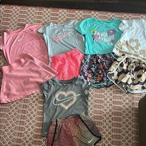 4 Nike & 1 Under Armour Girls Clothing Sets